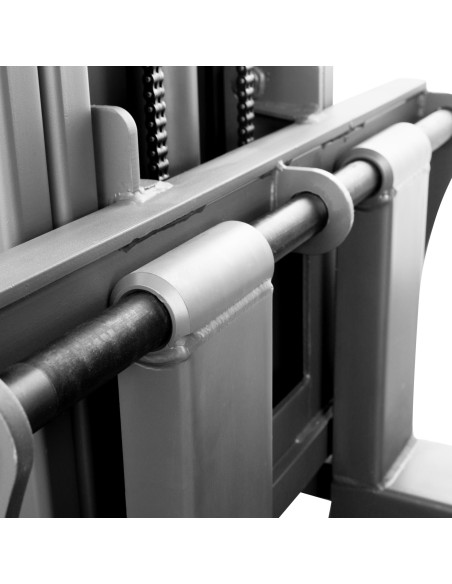 Halbelektrischer Hochhubwagen FLEX-E mit verstellbaren Gabeln