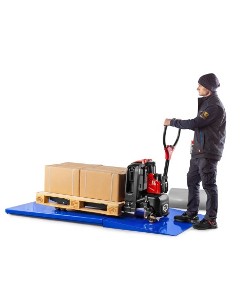 Flacher Scherenhubtisch TABLE-LOW mit Auffahrrampe