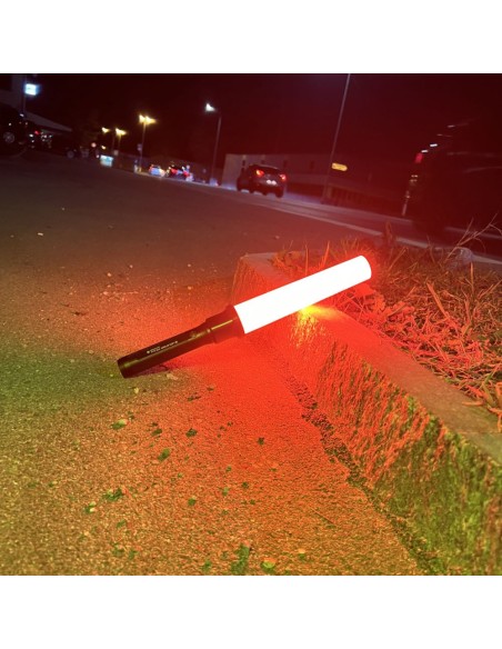 YEDI Stablampe rot mit Ladestation