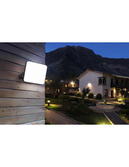 LED Flutlicht-Aussenstrahler PEGASUS-100 100W 6400K Schwarz IP65